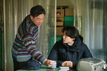 <strong>松村北斗</strong>がパニック障害に悩む男性を好演！誰かに優しくしたくなる映画「夜明けのすべて」