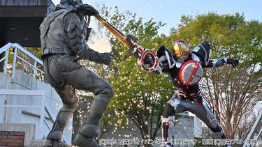 <strong>半田健人</strong>ら役者陣が「仮面ライダー555 20th」で紡ぐ「特撮ドラマ」を超えた「特撮人間ドラマ」