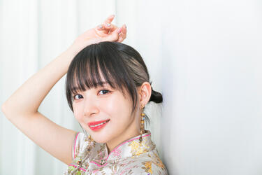 岡田紗佳、勝利に向かって麻雀を打てるのはファンのおかげ「ひとりで戦っていたら...」写真集「嶺上開花」インタビュー