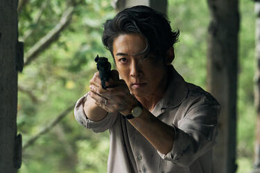 高橋一生が複雑な役どころをリアリティを持って熱演！張り詰めた雰囲気が漂うクライムサスペンス「連続ドラマＷ 1972 渚の螢火」