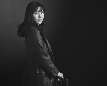 横山由依、『醉いどれ天使』で見つめた