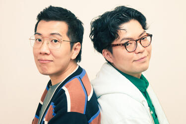 【ヤーレンズ・楢原×出井】祝儀とアドリブ、黒コショウまで！？ 笑いで深まるコンビ愛の裏側〈ふたりのこと。〉