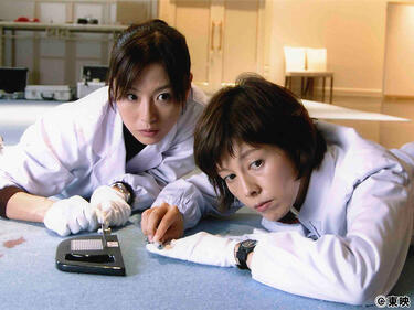 <strong>沢口靖子</strong>&<strong>内藤剛志</strong>の新たな一面も垣間見える?シリーズ初のスペシャルドラマとなった「新・科捜研の女スペシャル(2008)」