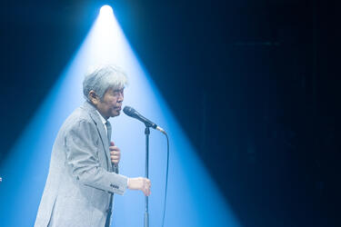  来生たかお、デビュー50周年ツアーが開幕 名曲の数々が響いた初日公演をレポート