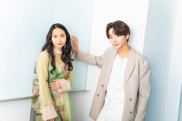 小池徹平＆屋比久知奈、