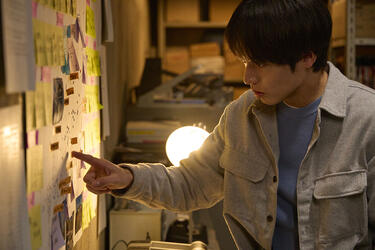 「キンパとおにぎり」での自然体の演技も話題！赤楚衛二が菅野美穂とのダブル主演でギャップのあるホラー演技を見せた「近畿地方のある場所について」