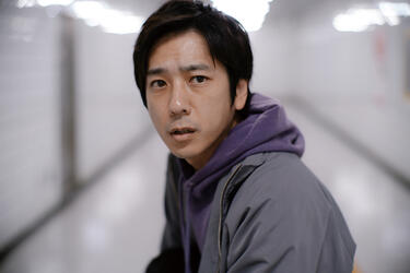 俳優・二宮和也がもたらすインパクト...北米公開が反響を呼ぶ映画「８番出口」、無個性な