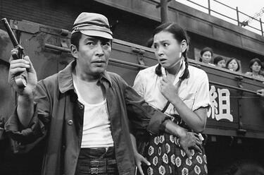 安藤昇、生誕100年のいま味わいたい俳優の迫力　唯一無二の存在感が光る「男の顔は切り札」「懲役十八年」