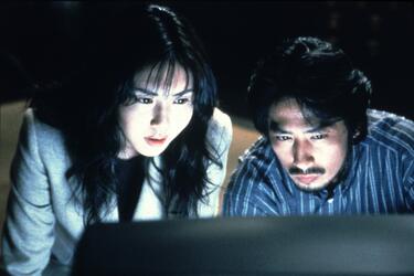 トラウマ級の展開で日本を席巻...映画「リング」で松嶋菜々子と真田広之が魅せた