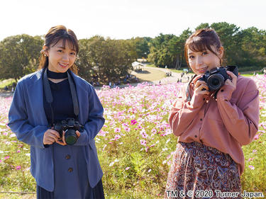 ラブライブ!声優・<strong>新田恵海</strong>&<strong>三森すずこ</strong>が2人旅!カメラを片手に仲良しぶりを披露